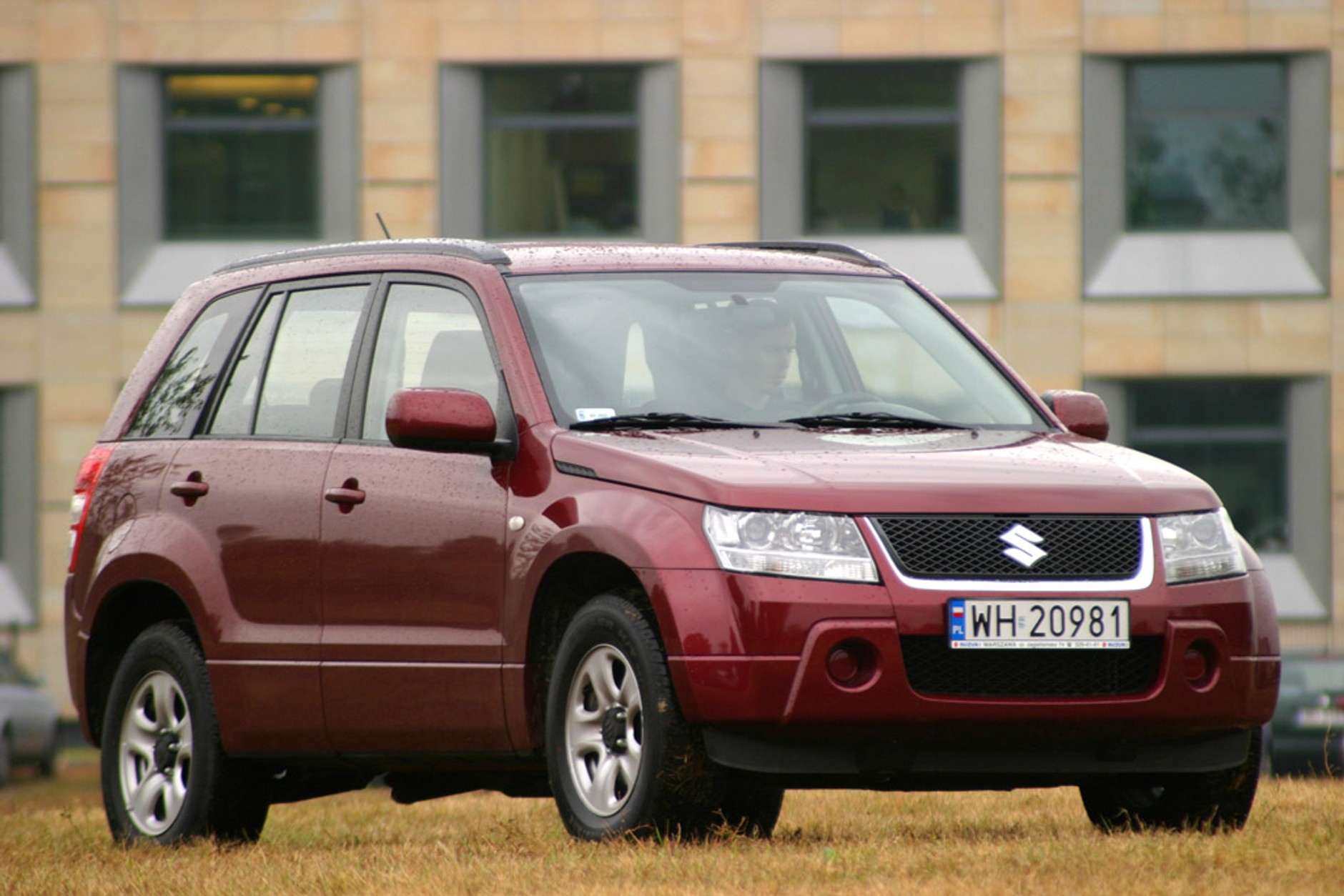 Suzuki Grand Vitara: SUV z genami terenówki