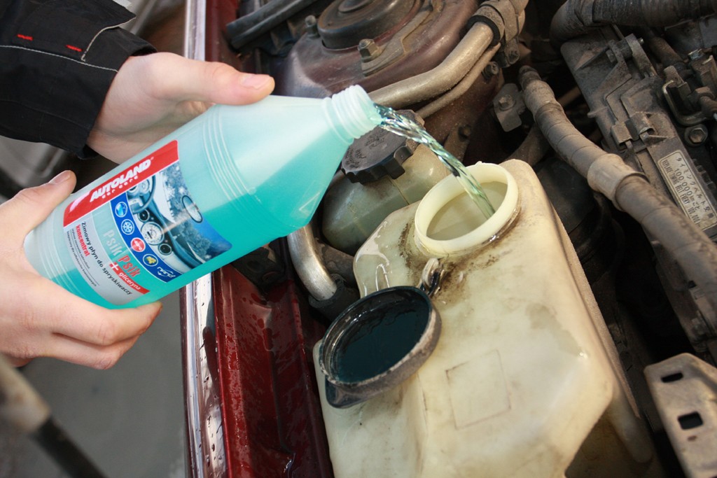 Co naprawdę potrzebne jest zimą w aucie? Zimowe kosmetyki dla każdego kierowcy