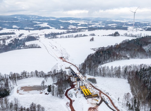 Czeska autostrada D11 coraz bliżej polskiej granicy. Kiedy dojedziemy szybciej do Pragi?