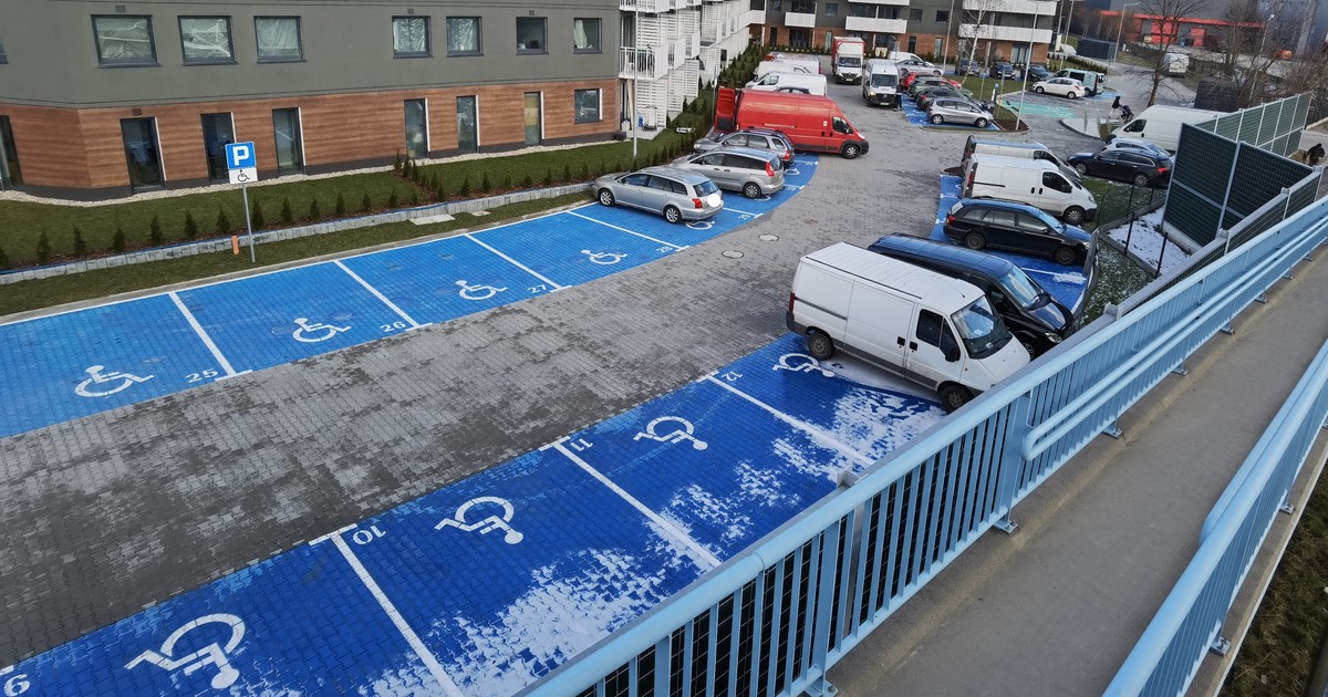 Parking na osiedlu w Warszaawie