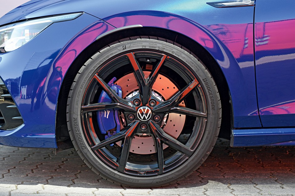 Honda Civic Type R kontra Volkswagen Golf R Performance