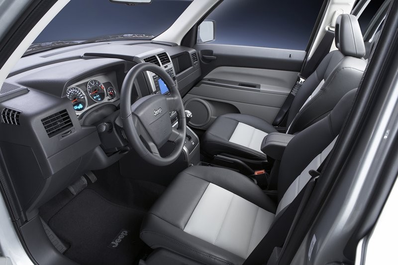 Jeep w Genewie: Patriot i Commander Overland debiutują