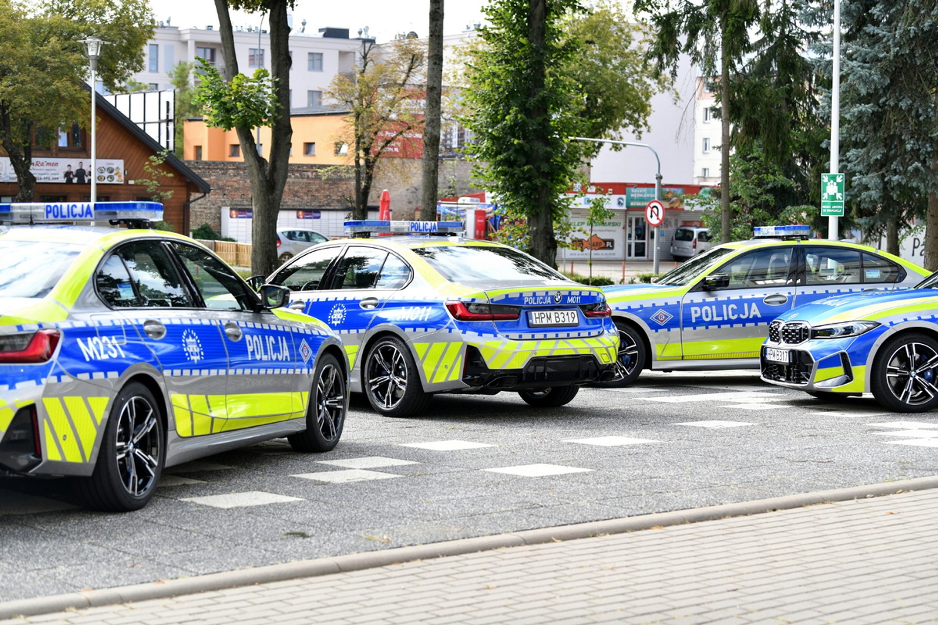 Policyjne BMW M340i radiowóz