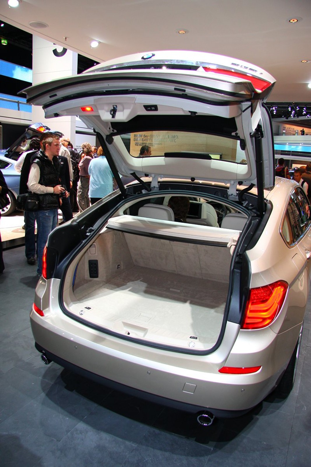 IAA Frankfurt 2009: BMW 5 GT – pierwsze wrażenia (fotogaleria)