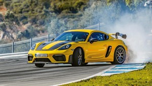 Porsche 718 Cayman GT4 RS – ostre i uzależniające