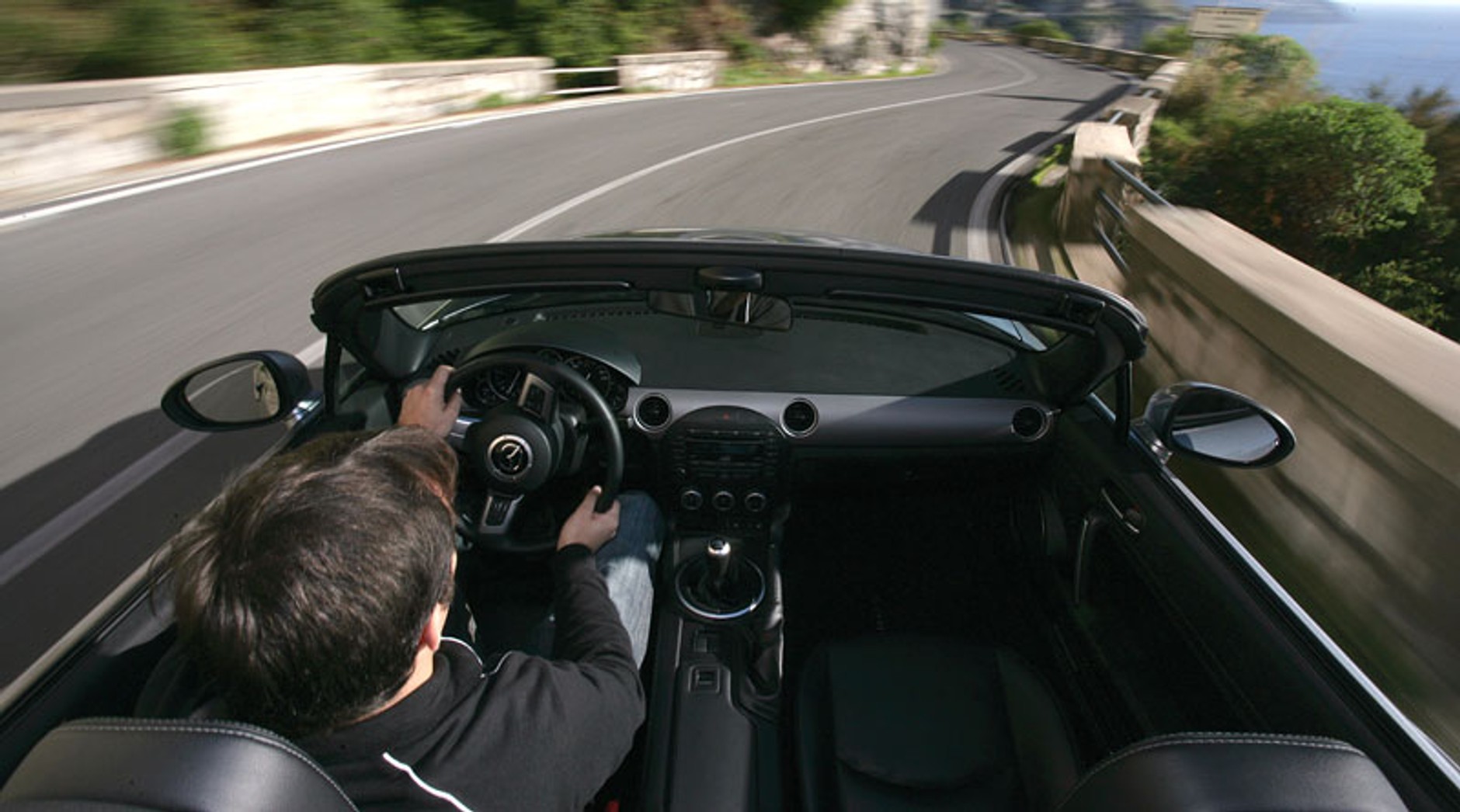 Mazda MX-5 Roadster Coupé: przyjemność przez 365 dni w roku