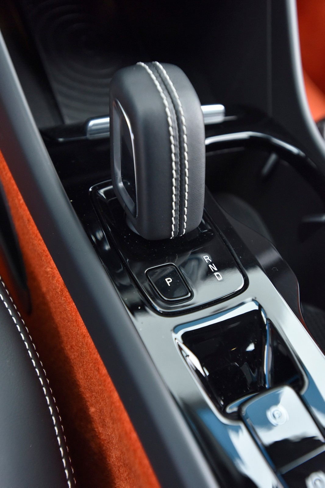 Drzwi do klasy premium otwarte? Porównanie: Volvo XC40 vs. Audi Q3, BMW X1