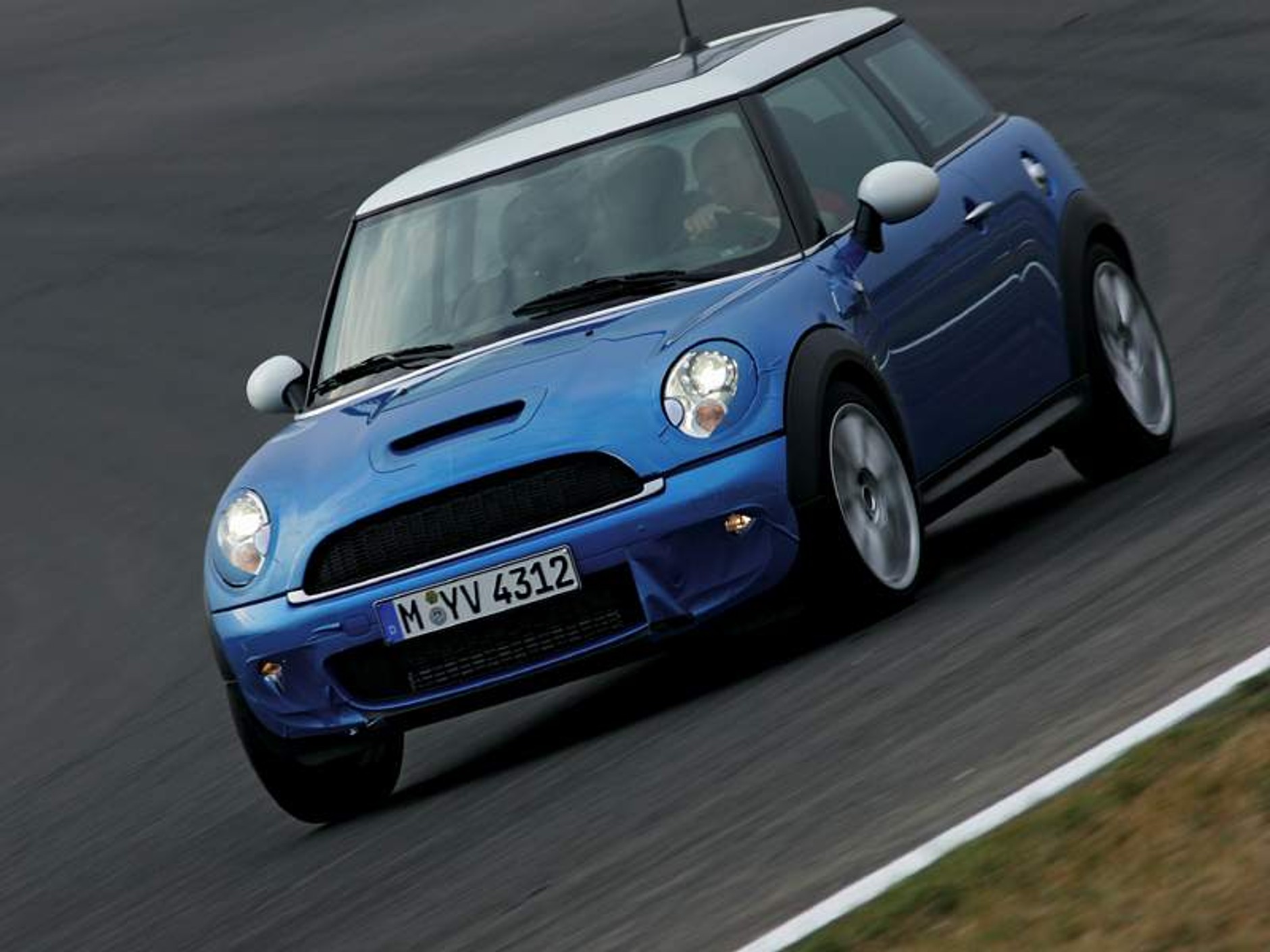 Przyjeżdża nowe Mini (pierwsze zdjęcia i informacje)