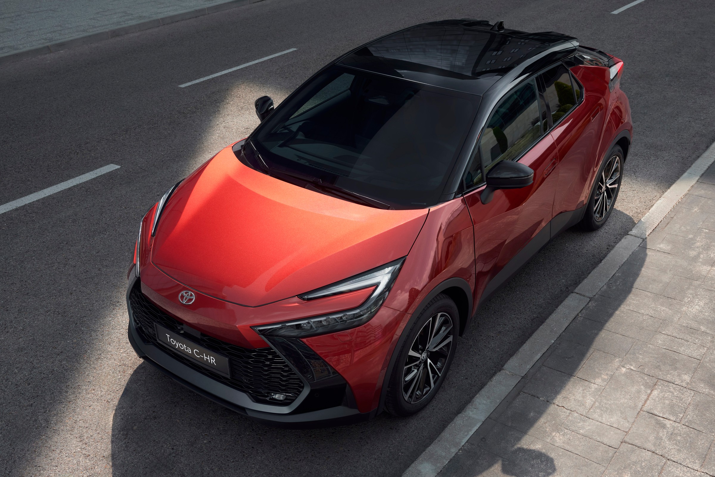 Toyota C-HR Plug-in Hybrid z rabatem 20 tys. zł na wszystkie wersje wyposażenia