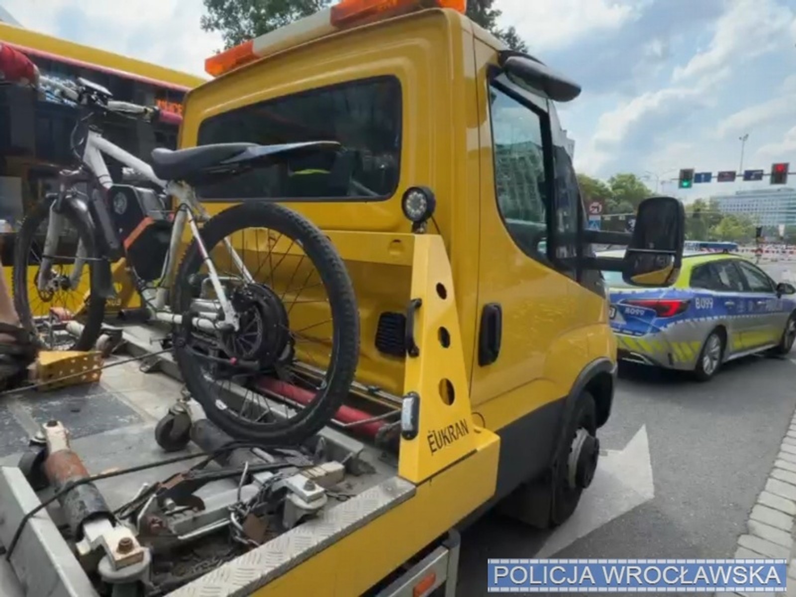 Jednoślad-samoróbka ostatecznie wylądował na lawecie