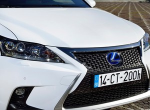 Lexus CT 200h po face liftingu tańszy o 20 tys. zł!