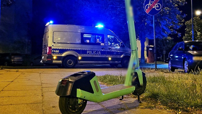 Obraz pochodzący z serwisu https://zabrze.policja.gov.pl/k29/informacje/wiadomosci/390807,2500-zl-mandatu-za-przejazdzke-na-hulajnodze-elektrycznej-po-alkoholu.html