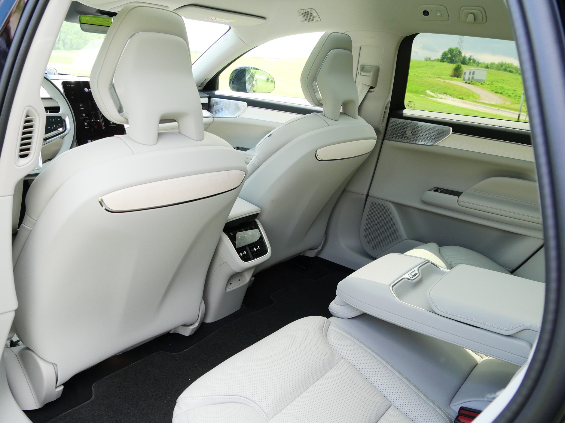 Volvo ES90. Flagowa, elektryczna limuzyna Volvo