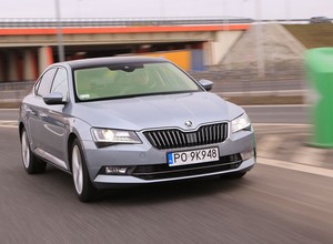 Skoda Superb 1.4 TSI ACT Style - klasa średnia małolitrażowa