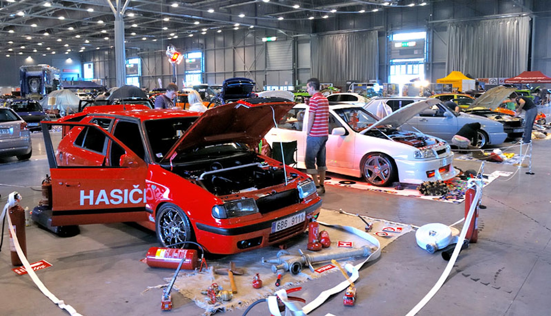Tuning &amp; Custom Salon Brno 2009 (fotogaleria)