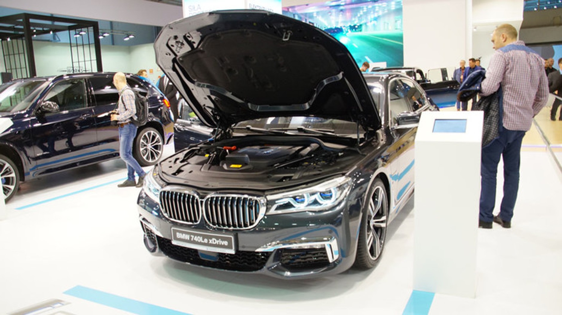 Poznań Motor Show 2017 - BMW 740e