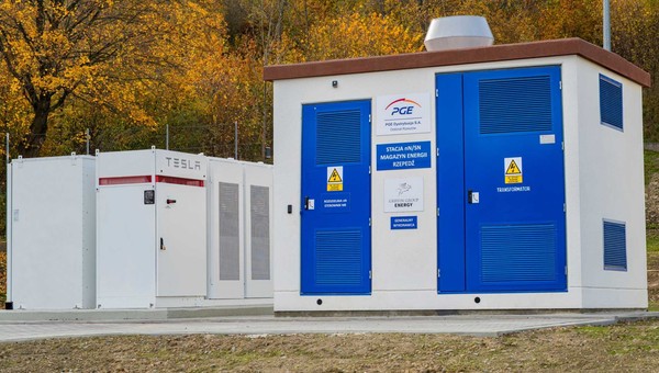 Pierwszy w Polsce magazyn energii z modułami Tesli