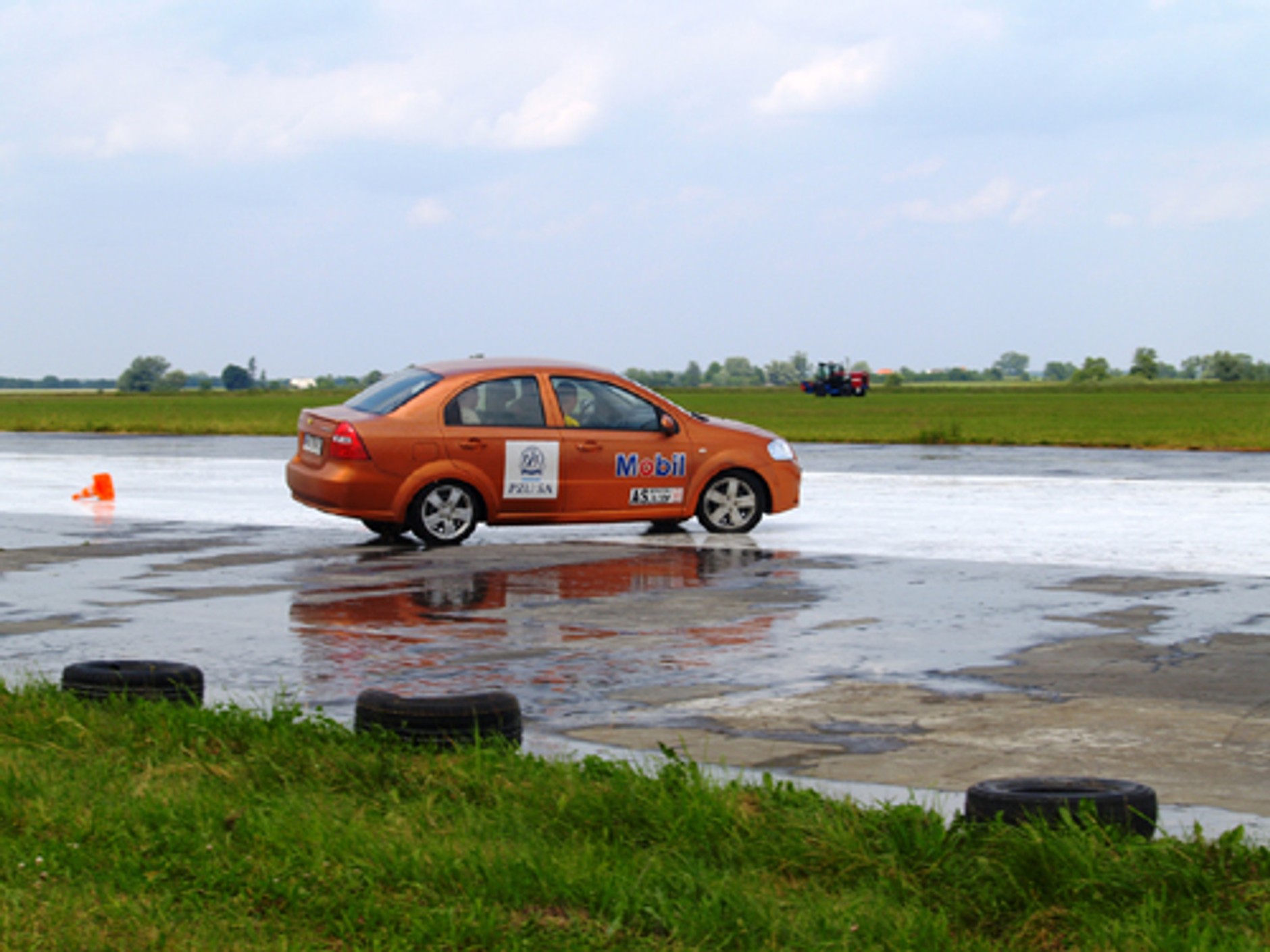 Meta w Bednarach, Lacetti w Warszawie