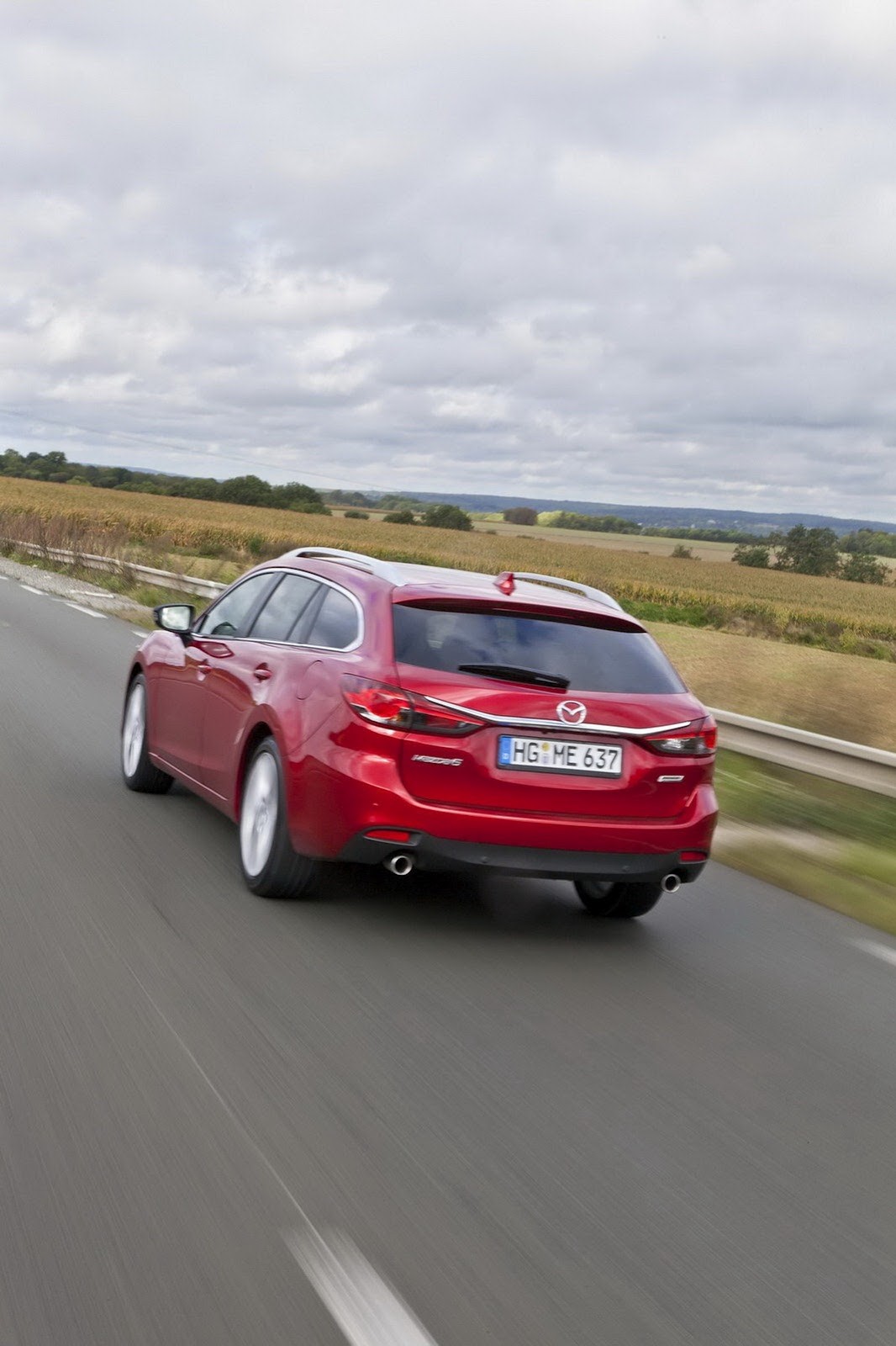Wiemy jak jeździ nowa Mazda 6: nareszcie ma to coś!