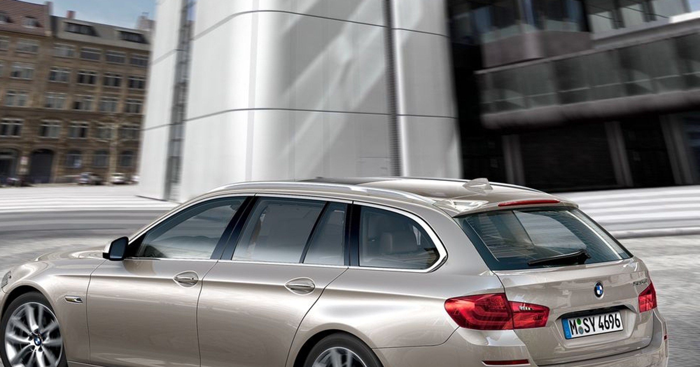 BMW5 Touring rok modelowy 2011 – zdjęcia i dane techniczne
