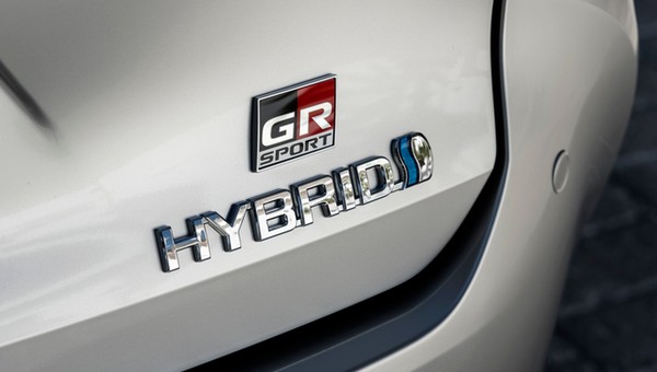 Toyota sprzedała w Polsce już 300 tys. hybryd. Króluje jeden model