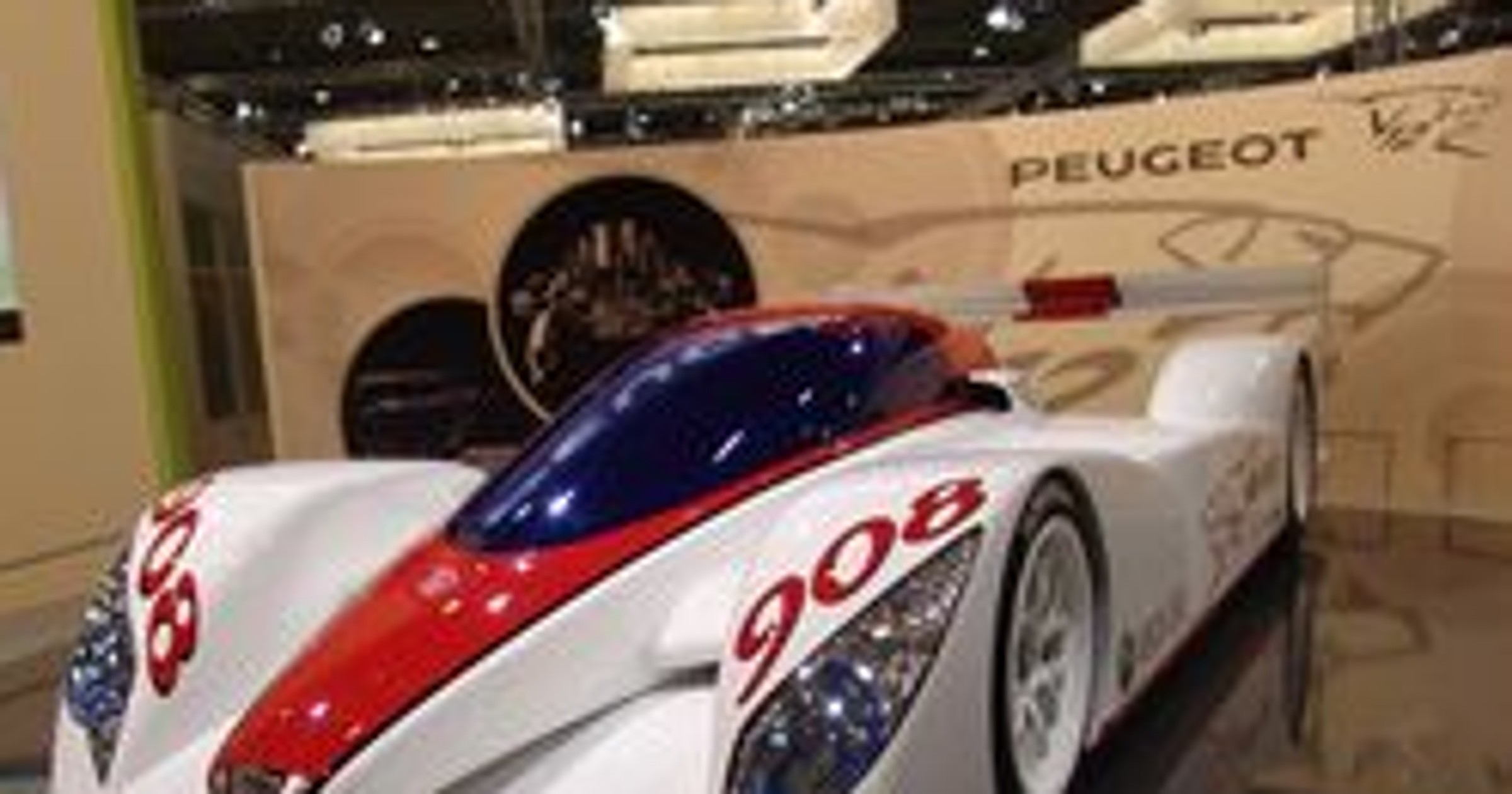 Peugeot: udany debiut modelu 908