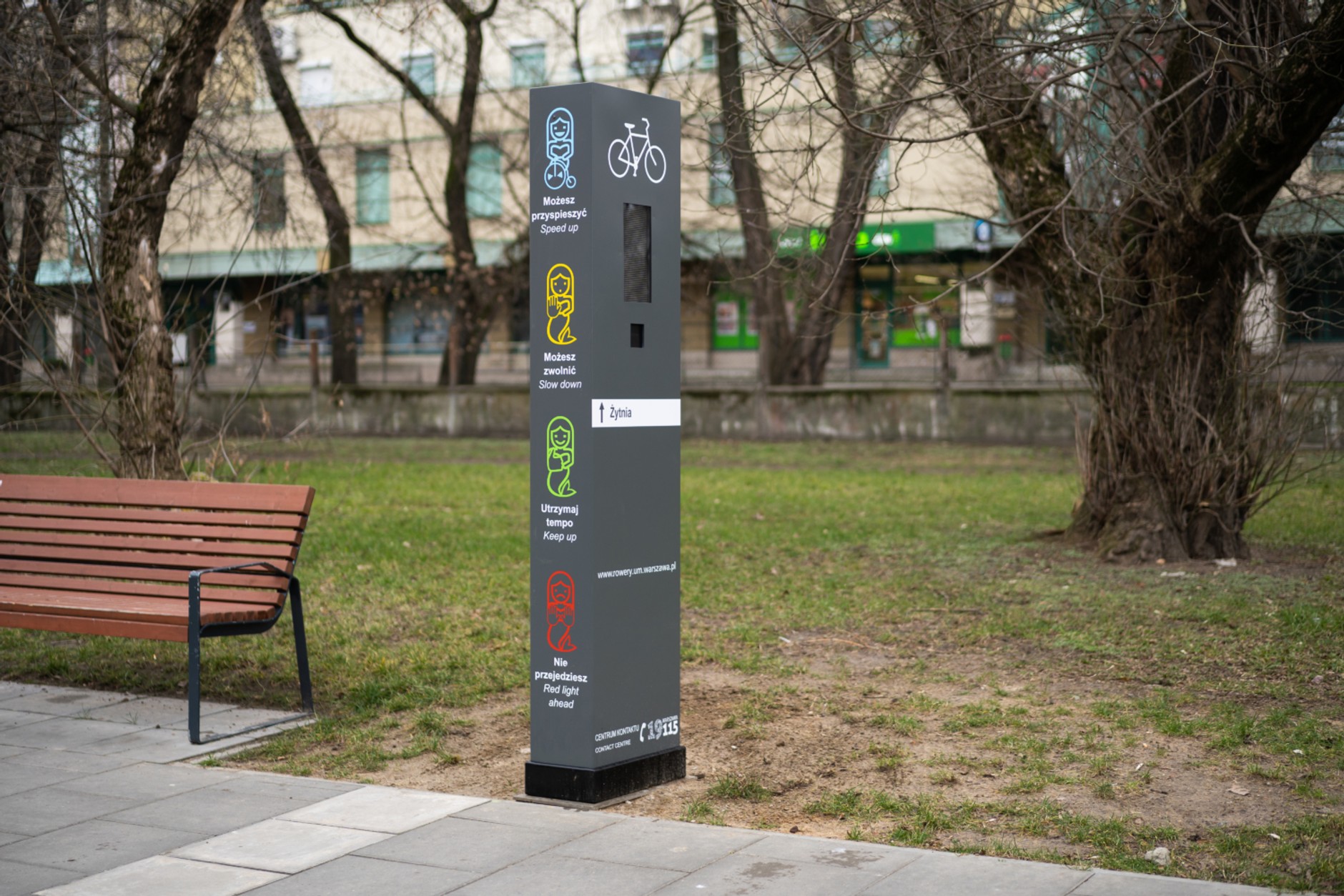 Warszawskie totemy dla rowerzystów