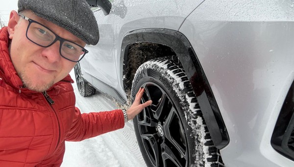 Podczas prawdziwej zimy sprawdziłem opony całoroczne. Było warto?