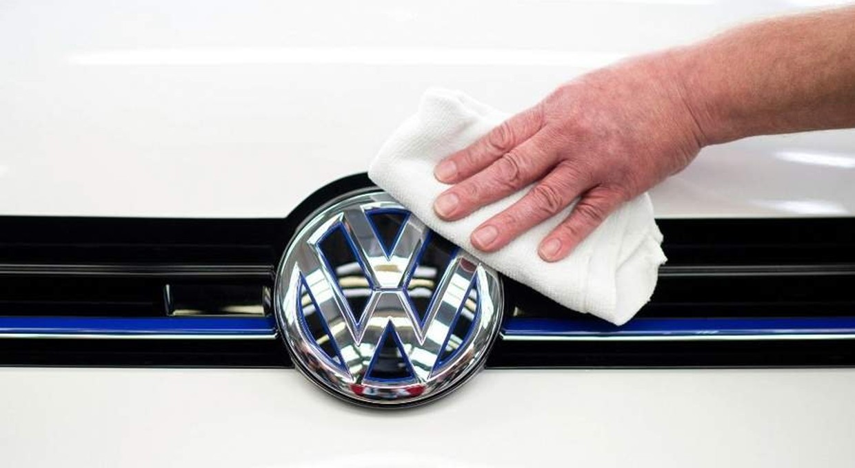 Volkswagen zaczyna oszczędzać i zwalniać
