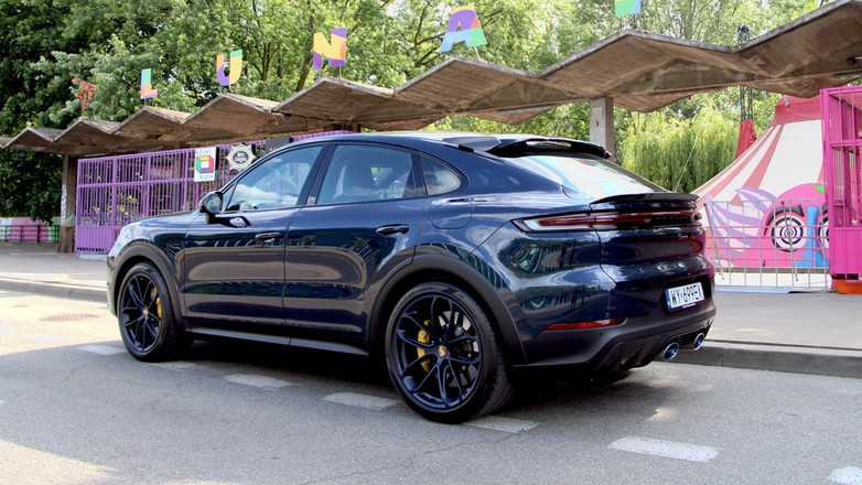 Porsche Cayenne Turbo E-Hybrid Coupe z pakietem GT