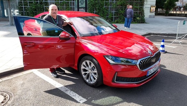 Skoda Superb liftback