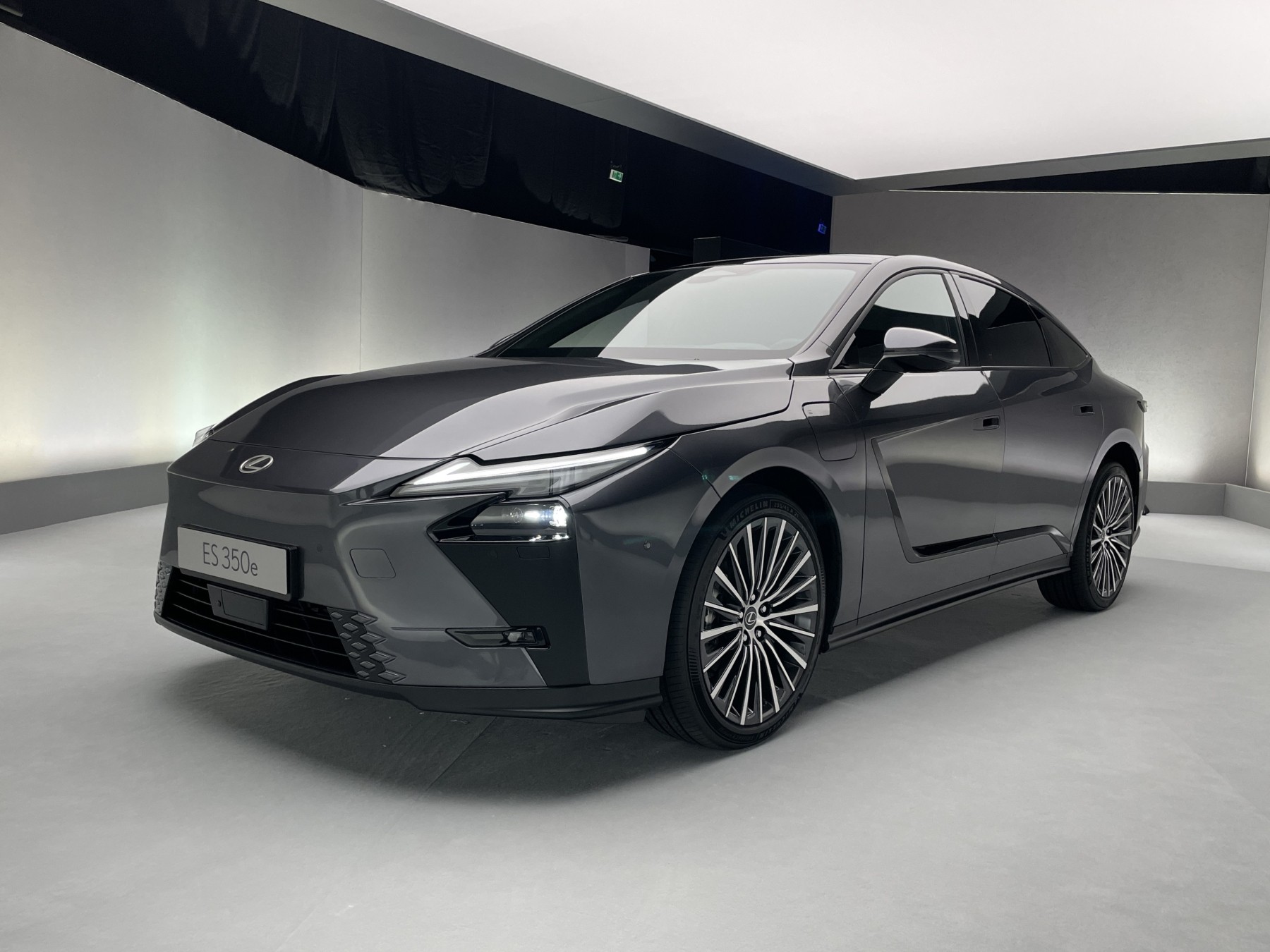 Nowy Lexus ES (2025)