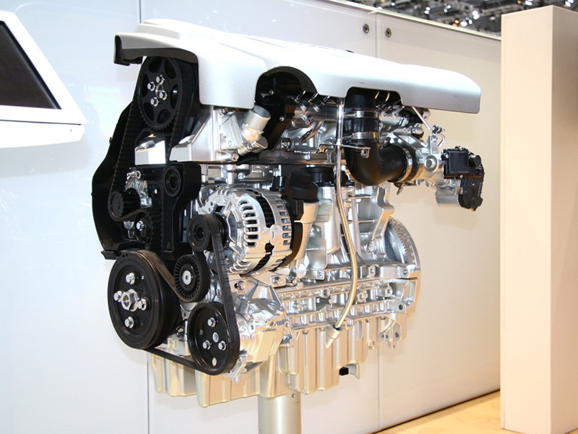 Genewa 2009: najważniejsze premiery (wideo)