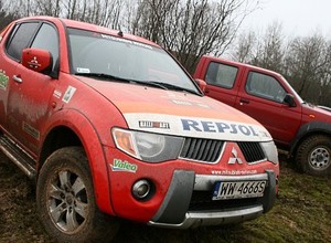 Mitsubishi L200 kontra Nissan NP300. Dla drwala i lansera. Test porównawczy. Opinie
