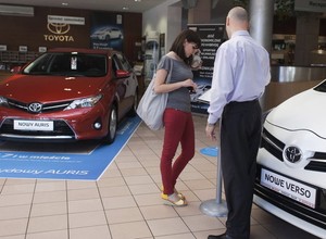 Europejczycy coraz chętniej wybierają Toyoty i Renault