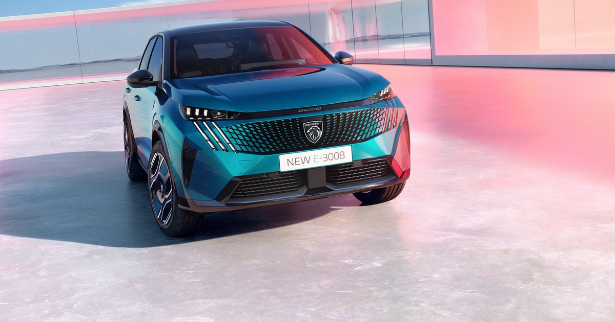 PEUGEOT E 3008