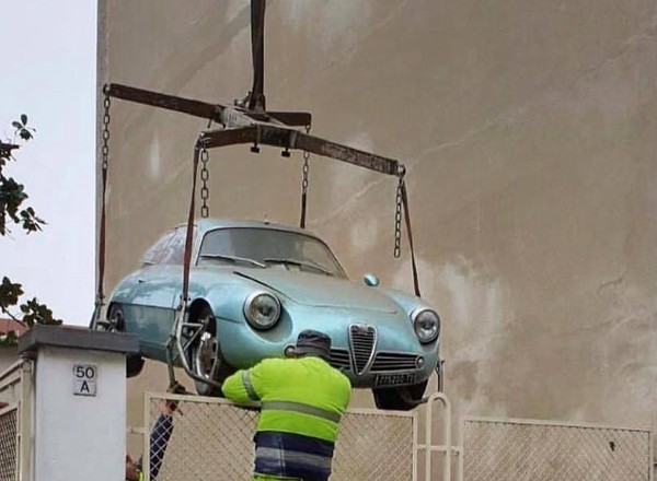 Po 35 latach znaleziono w piwnicy rzadki model Alfa Romeo Giulietty