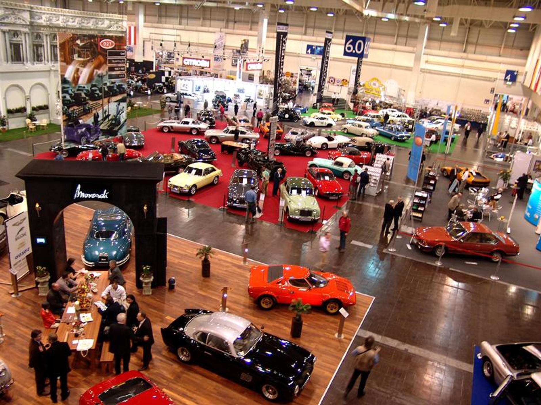 Techno Classica Essen 2008: stare w blasku chromu