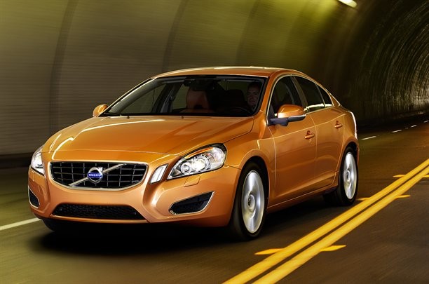 Volvo S60 dostępne będzie z dwoma zawieszeniami