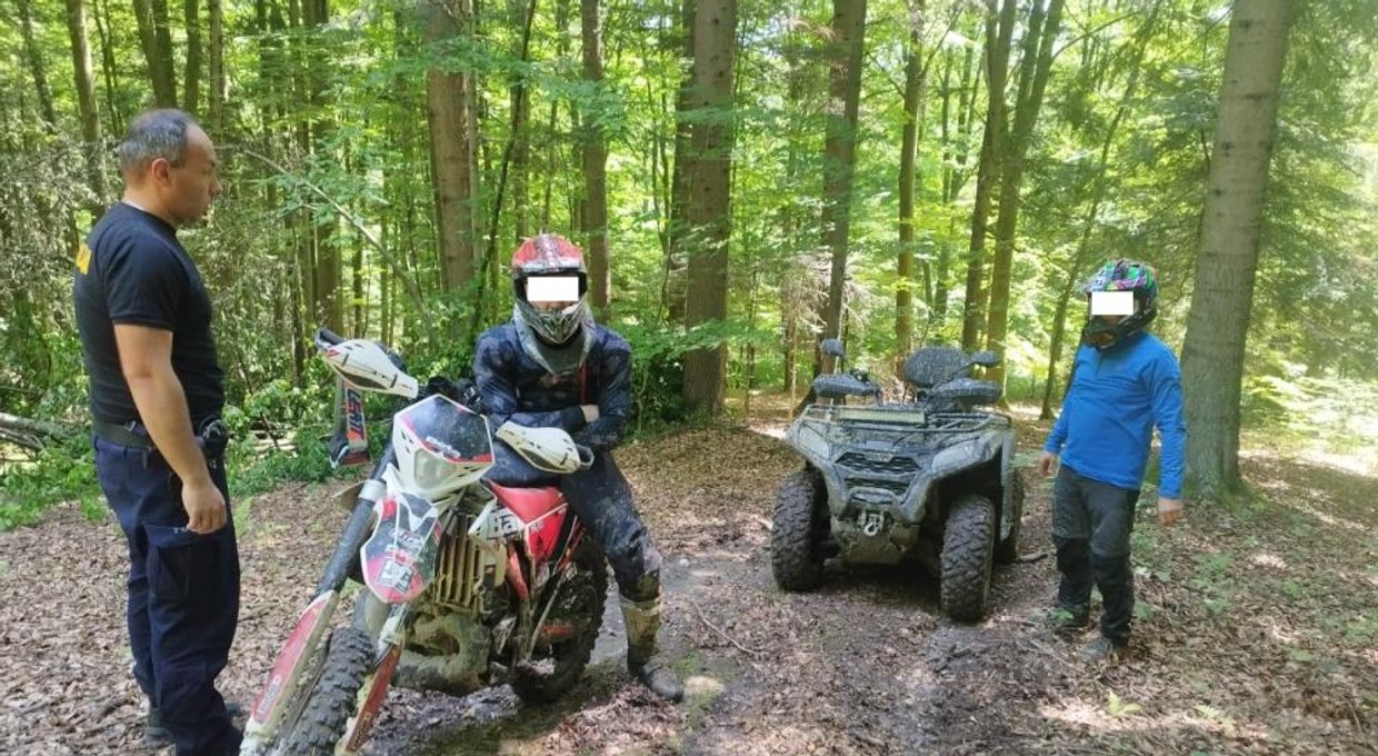 Nowe przepisy mają chronić lasy przed hałasem motocykli i quadów. RPO już wskazuje na niekonstytucyjność