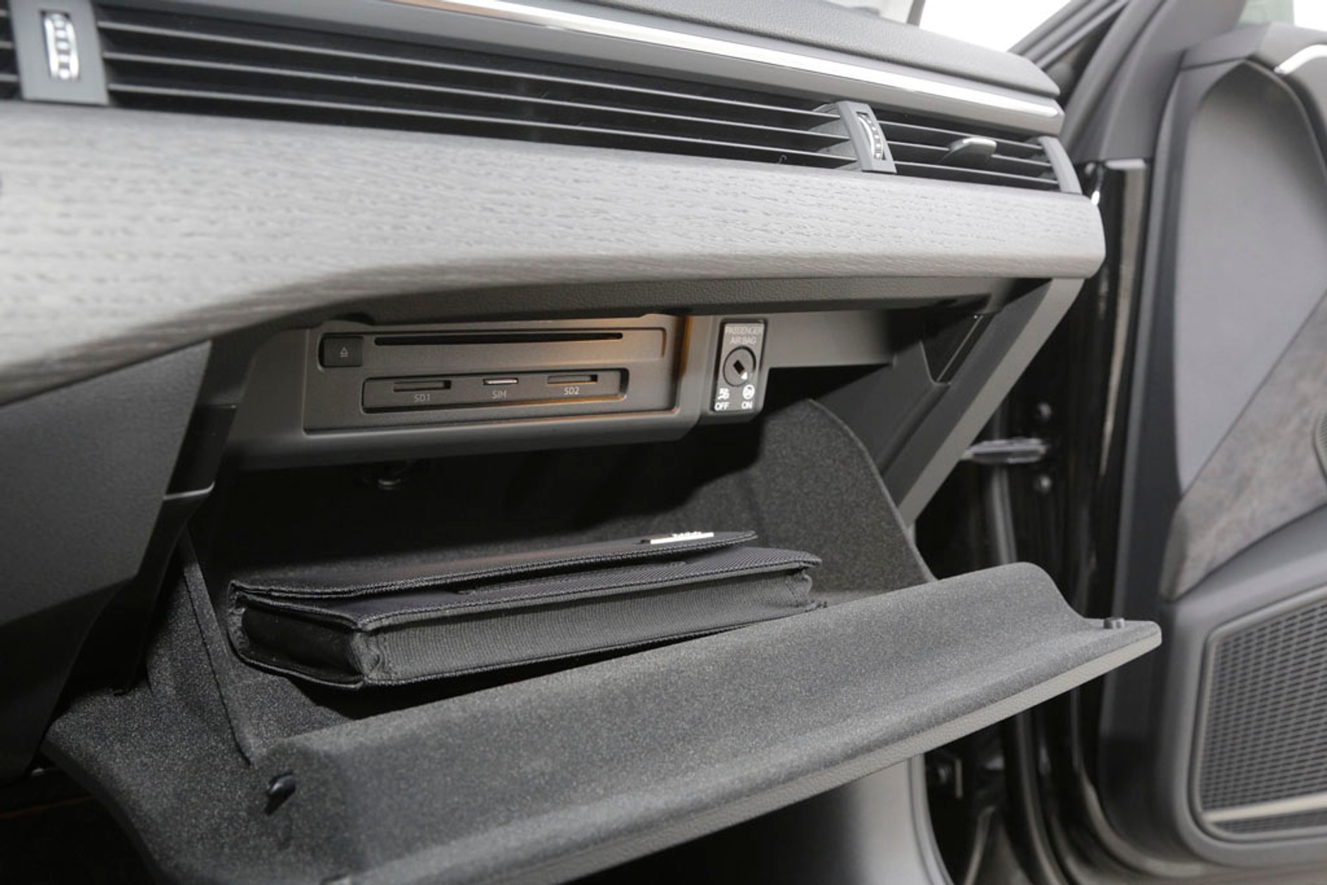 Perfekcyjnie poprawne - Audi A4 Avant 2.0 TDI  S-tronic