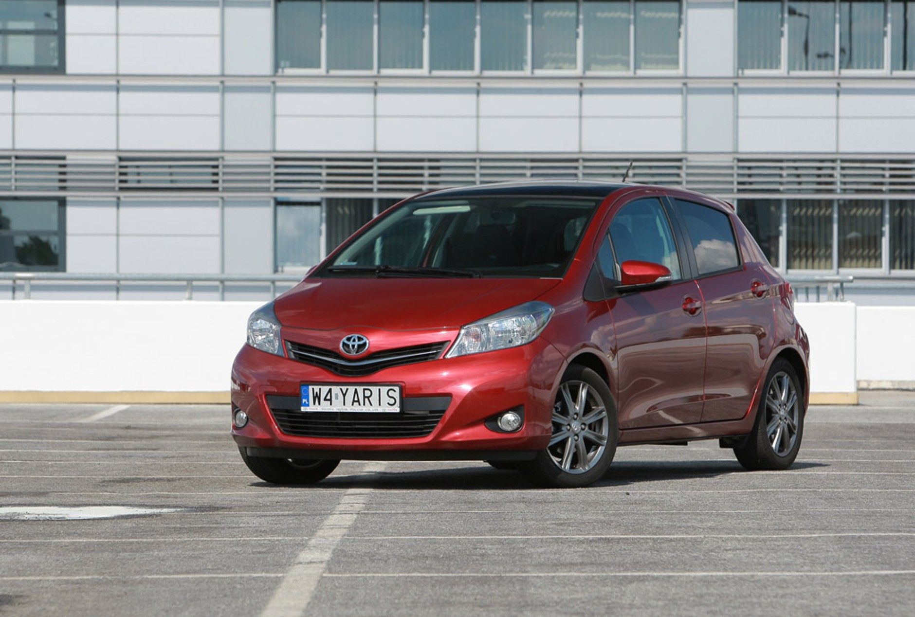 Test nowej Toyoty Yaris, radzimy którą wersję wybrać automat czy manual?