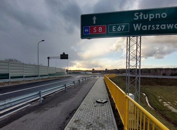 Ten węzeł na trasie S8 jeszcze nie został otwarty, a już jest ruiną. Zobacz szokujące zdjęcia!