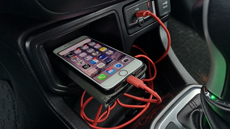 Tradycyjne ładowanie kablem USB