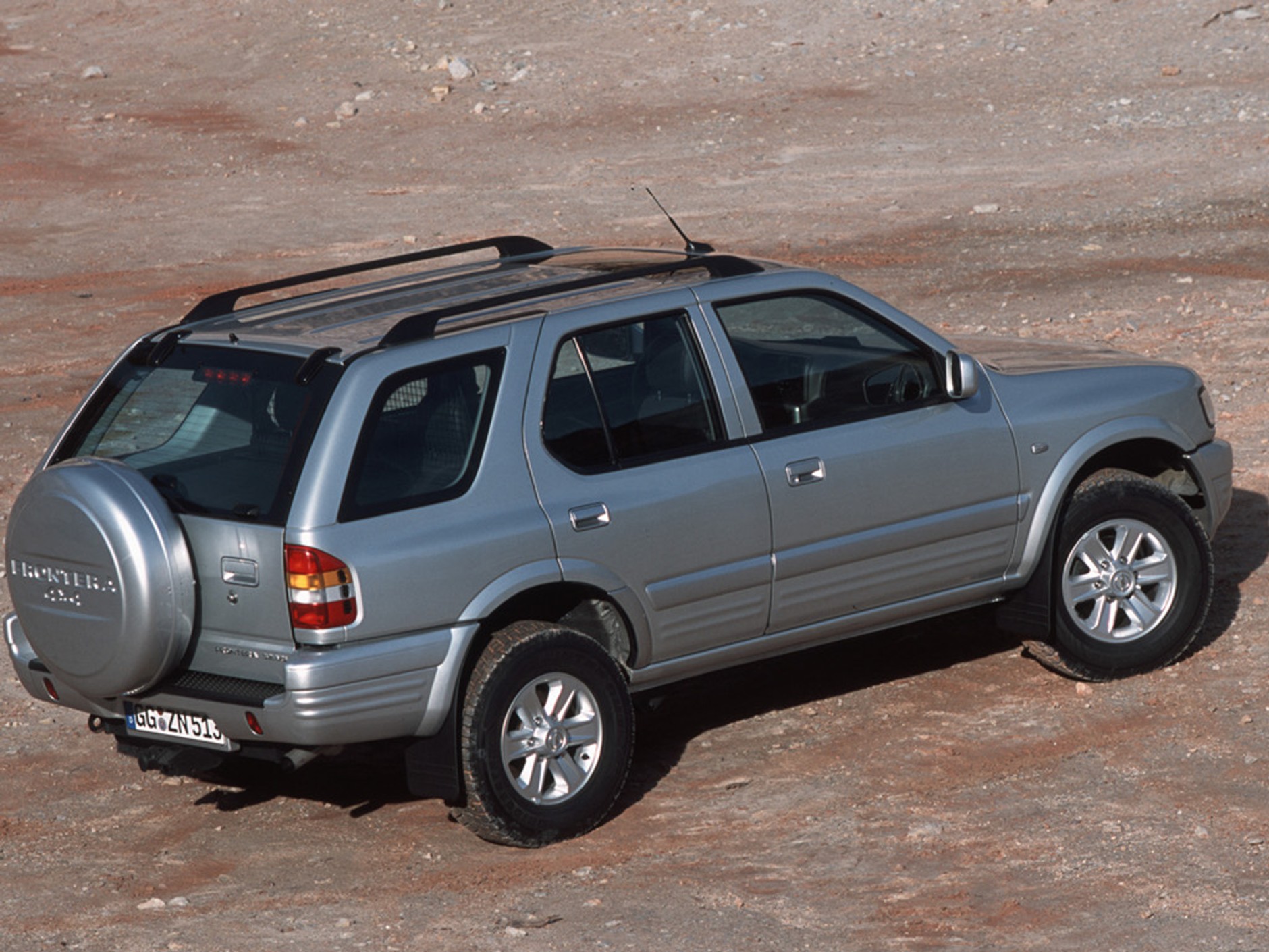 Opel Frontera dwudziestolatkiem