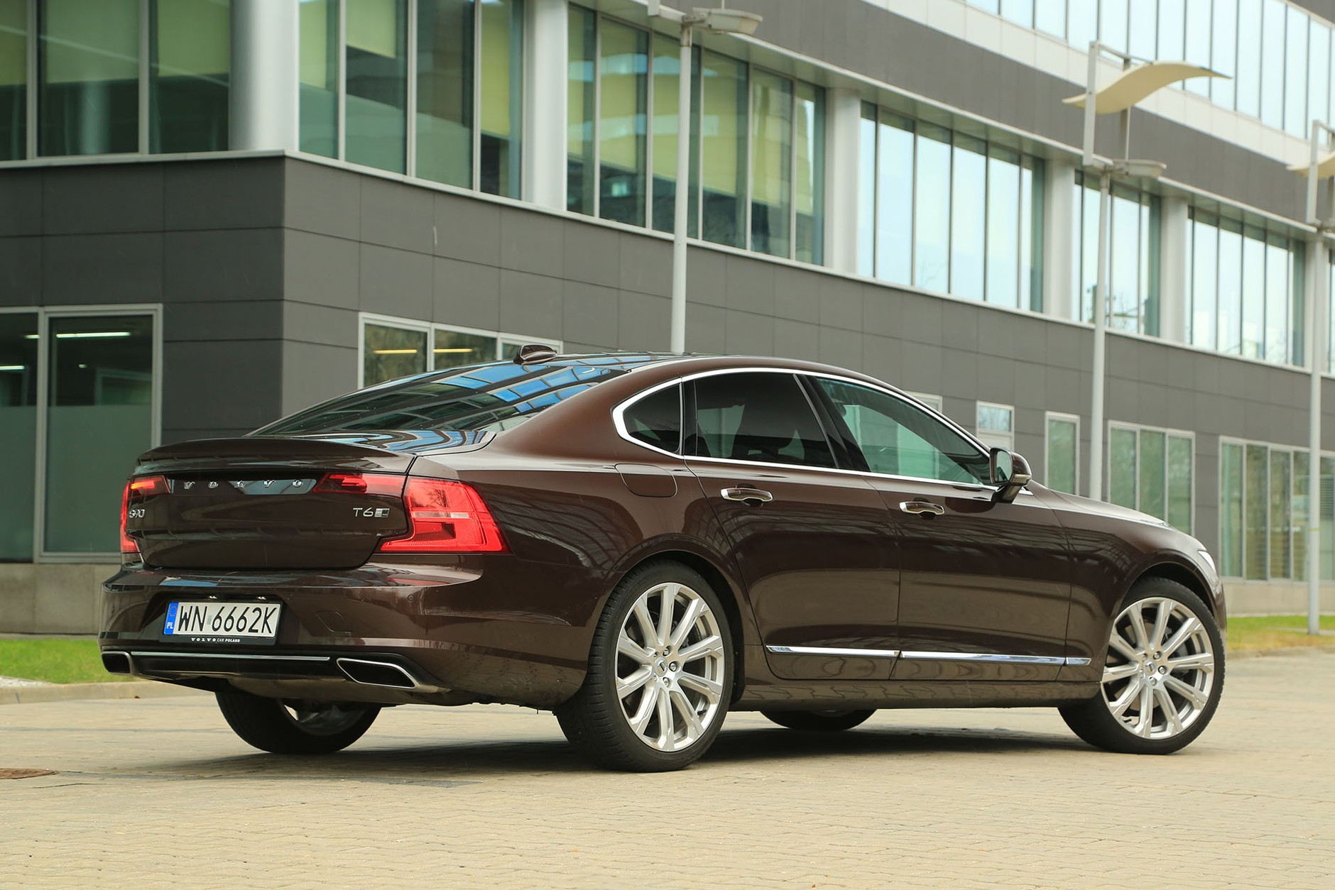 Volvo S90 T6 AWD - stylowo, szybko i wygodnie