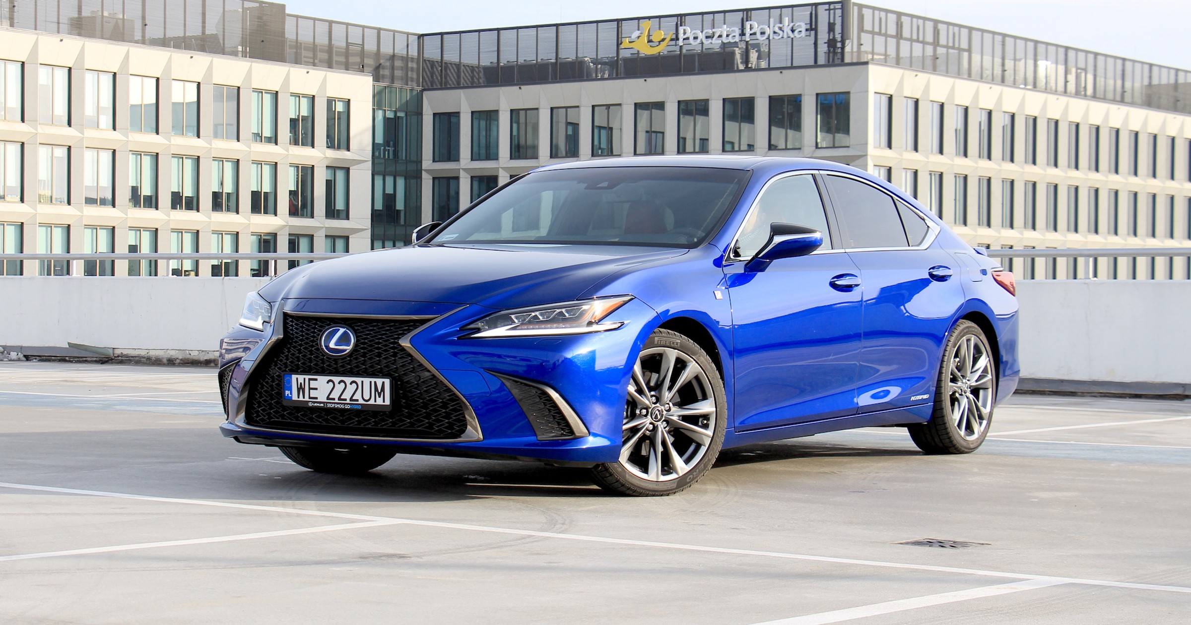 Lexus ES 300h, czyli nowy konkurent hybrydowej „Piątki” i „E-Klasy” | Test