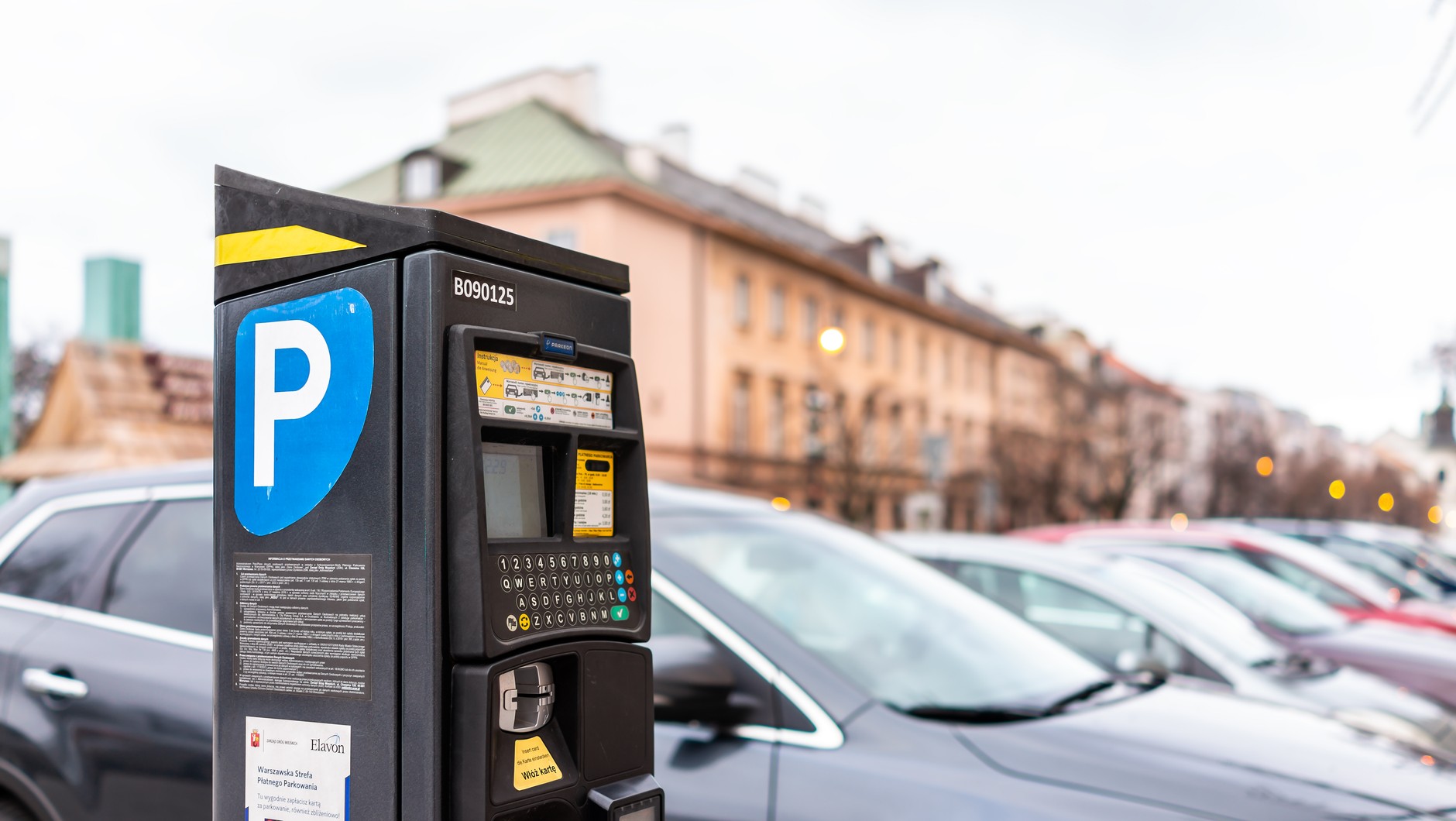 Jeździsz ciężkim SUV-em? Płacisz trzy razy więcej za parkowanie!
