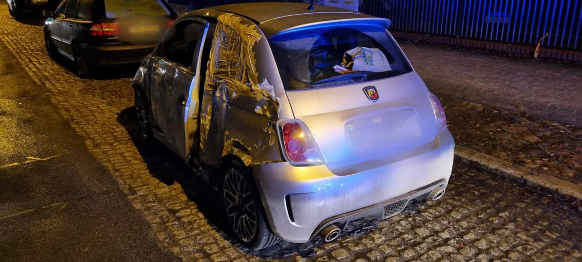 29-latek chałupniczymi metodami "naprawił" rozbitego Fiata 500