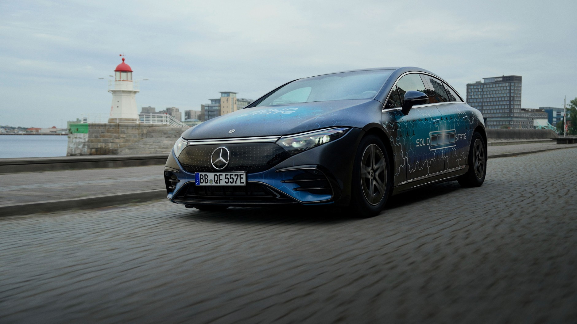 Długodystansowy test Mercedesa EQS z akumulatorem półprzewodnikowym